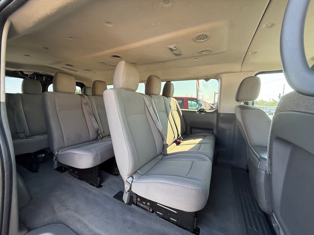 2017 Nissan NV Image 10