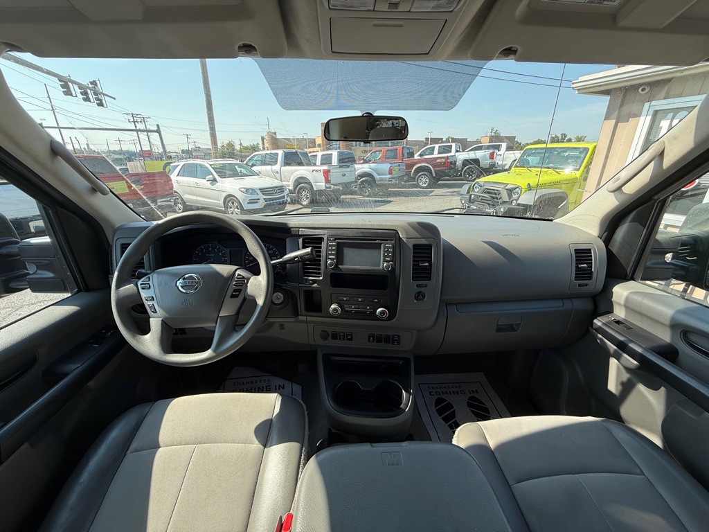 2017 Nissan NV Image 11