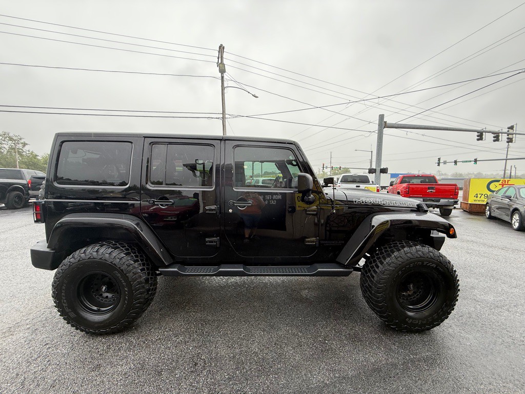 2017 Jeep Wrangler Unlimited Image 2