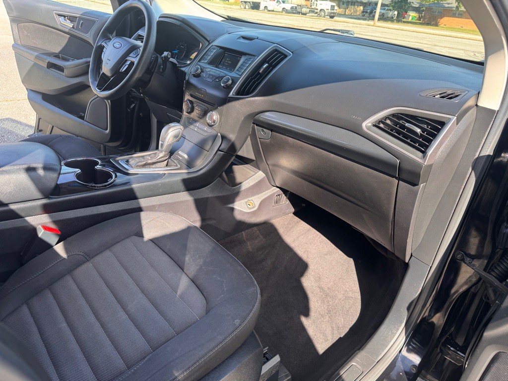 2016 Ford Edge Image 12