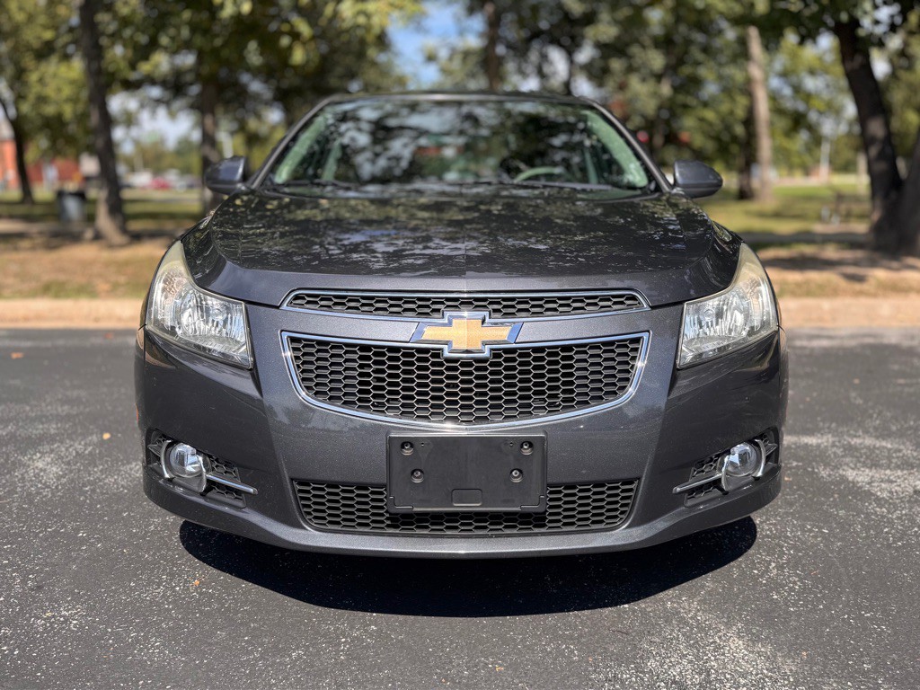 2013 Chevrolet Cruze Image 2