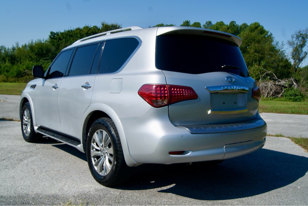 2017 INFINITI QX80 Image 5