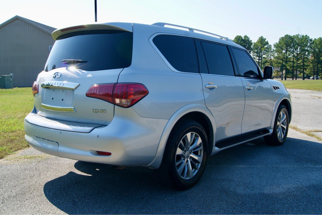2017 INFINITI QX80 Image 7