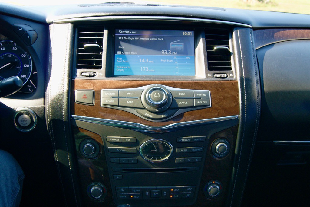2017 INFINITI QX80 Image 16