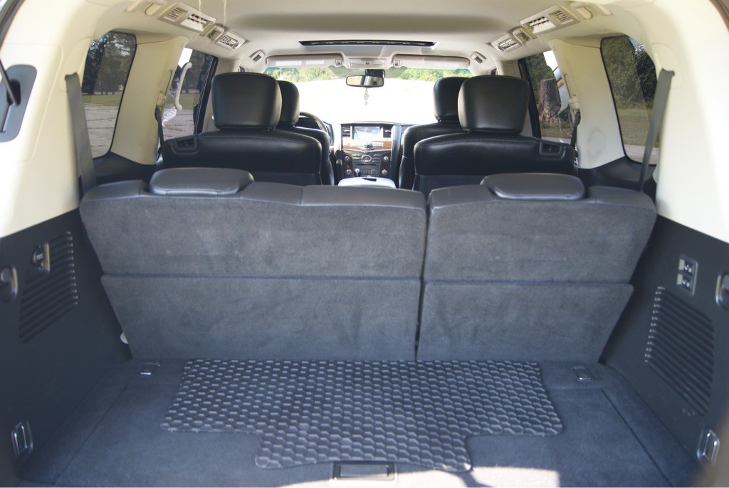 2017 INFINITI QX80 Image 17