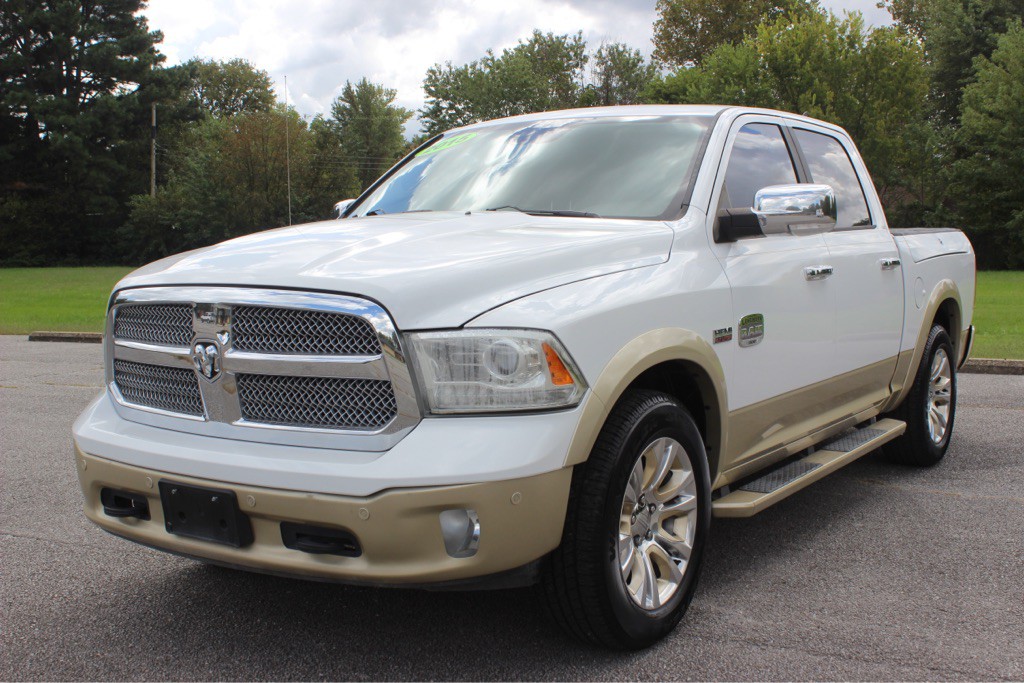 2015 RAM 1500 Image 3
