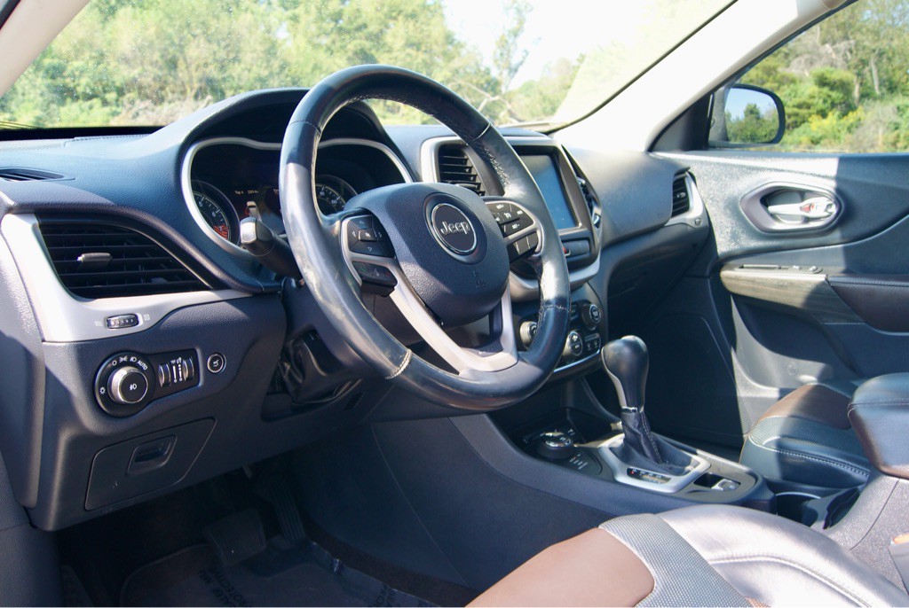 2015 Jeep Cherokee Image 13