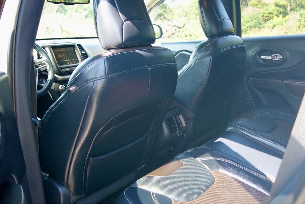 2015 Jeep Cherokee Image 14