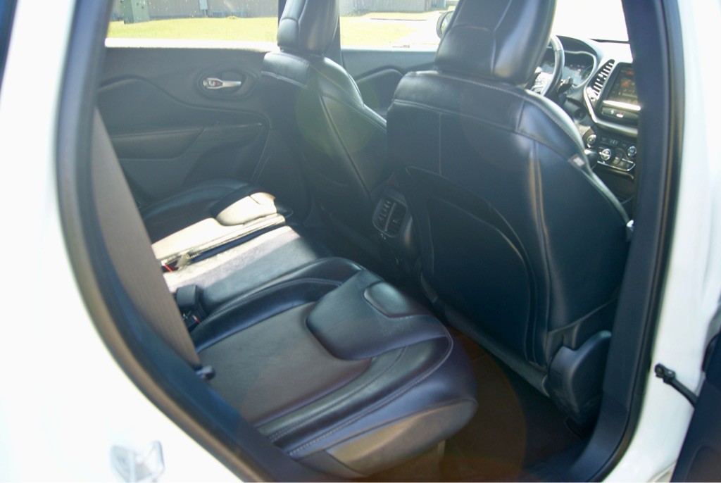 2015 Jeep Cherokee Image 16