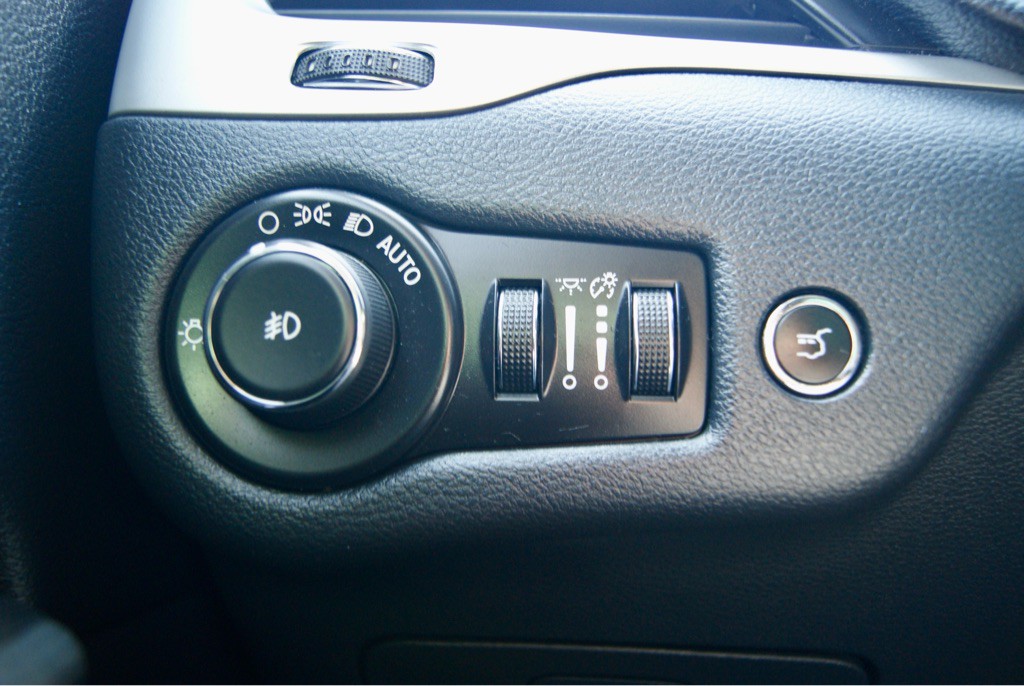 2015 Jeep Cherokee Image 20