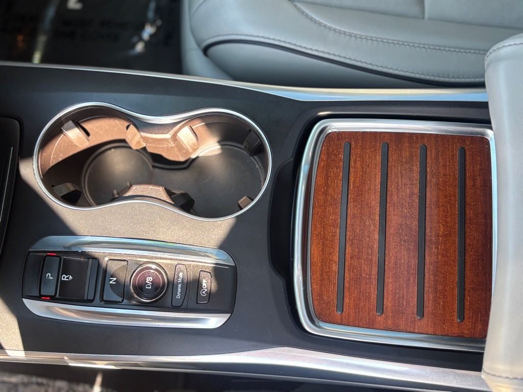2017 Acura MDX Image 32