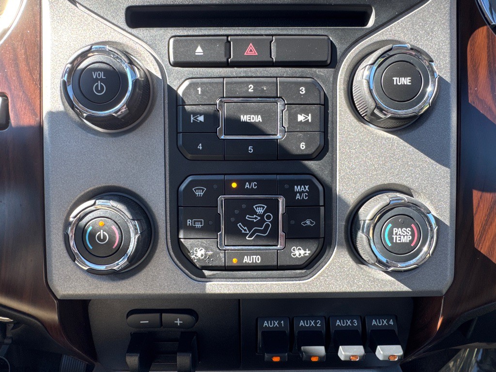 2014 Ford F-250 Image 23
