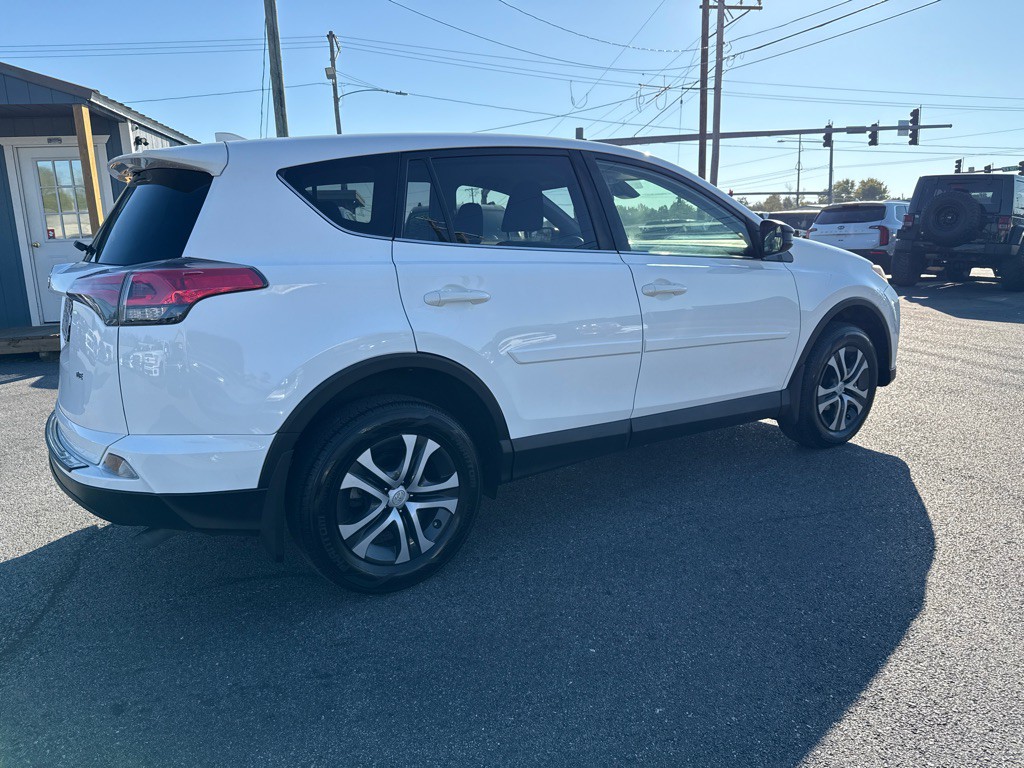 2018 Toyota Rav4 Image 4