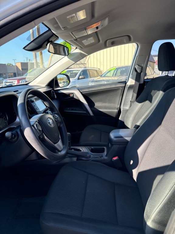 2018 Toyota Rav4 Image 9