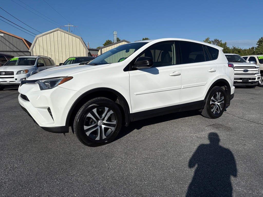 2018 Toyota Rav4 Image 1