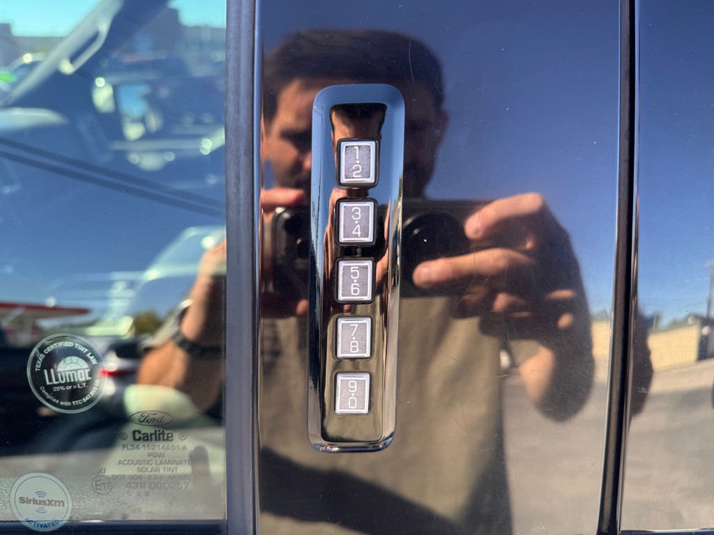 2015 Ford F-150 Image 21