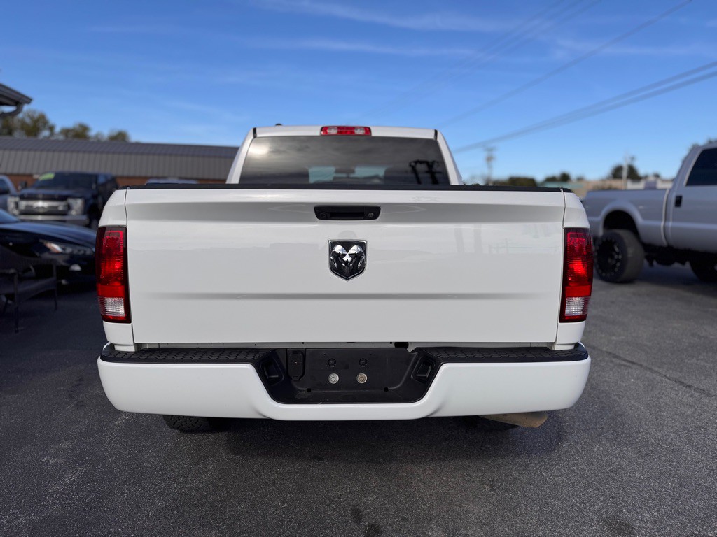 2017 RAM 1500 Image 3