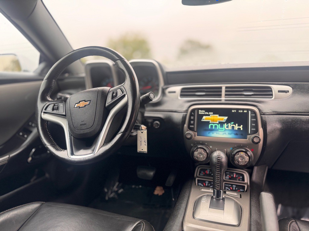 2015 Chevrolet Camaro Image 11