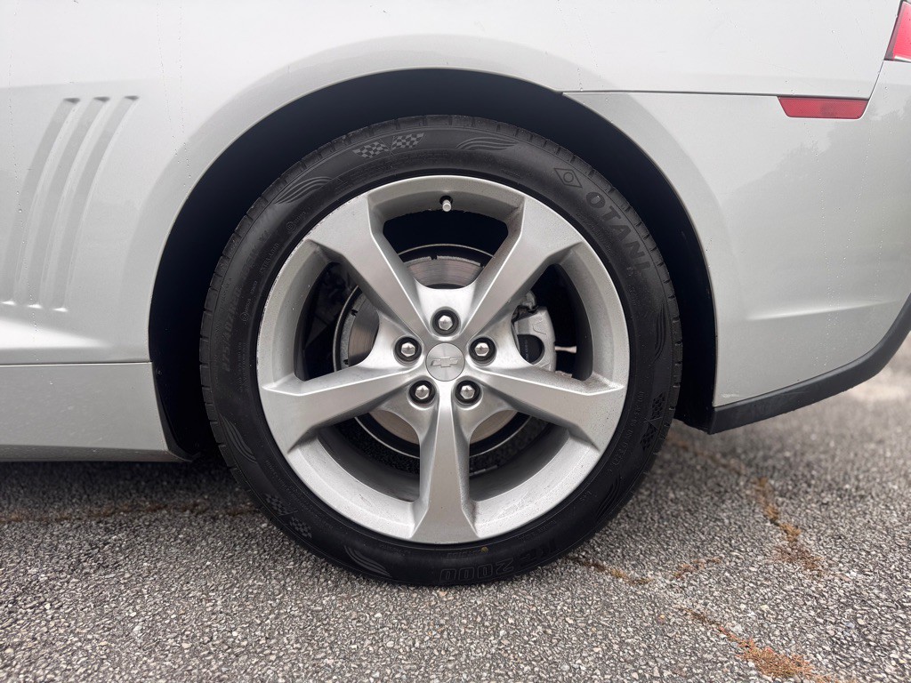 2015 Chevrolet Camaro Image 24