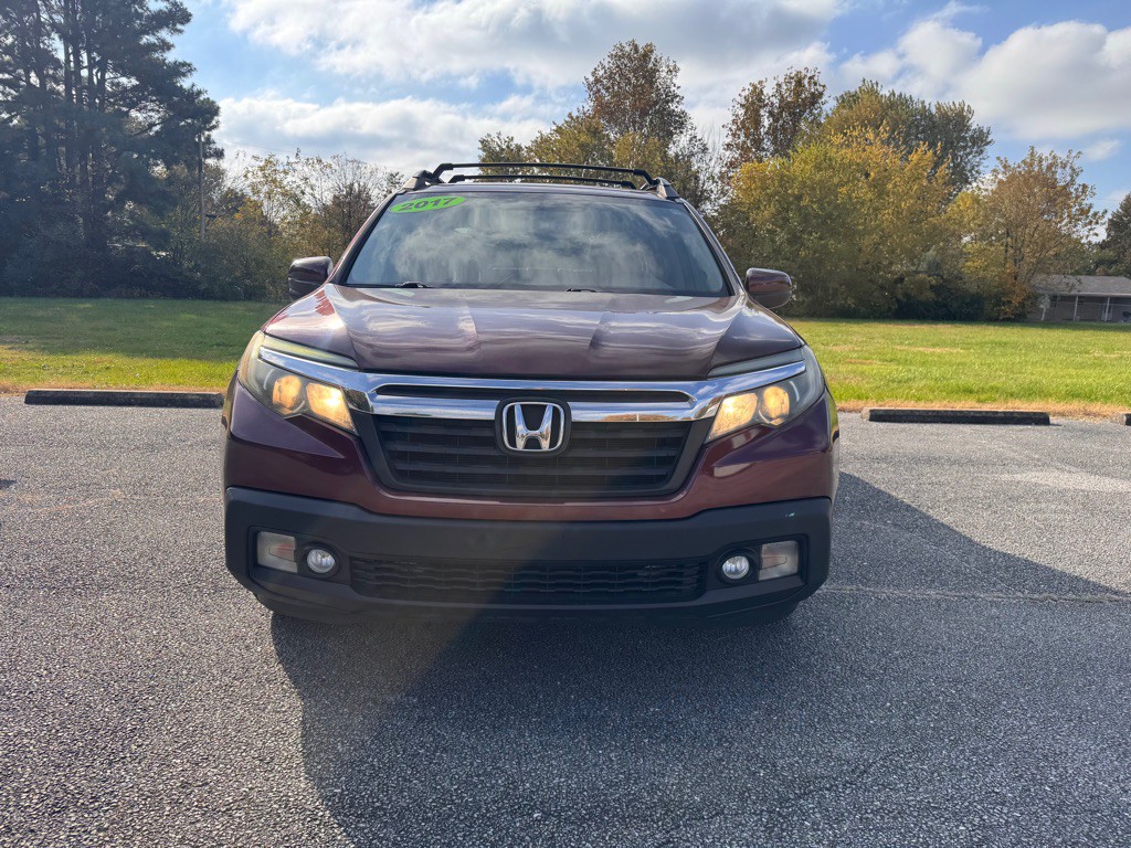 2017 Honda Ridgeline Image 2