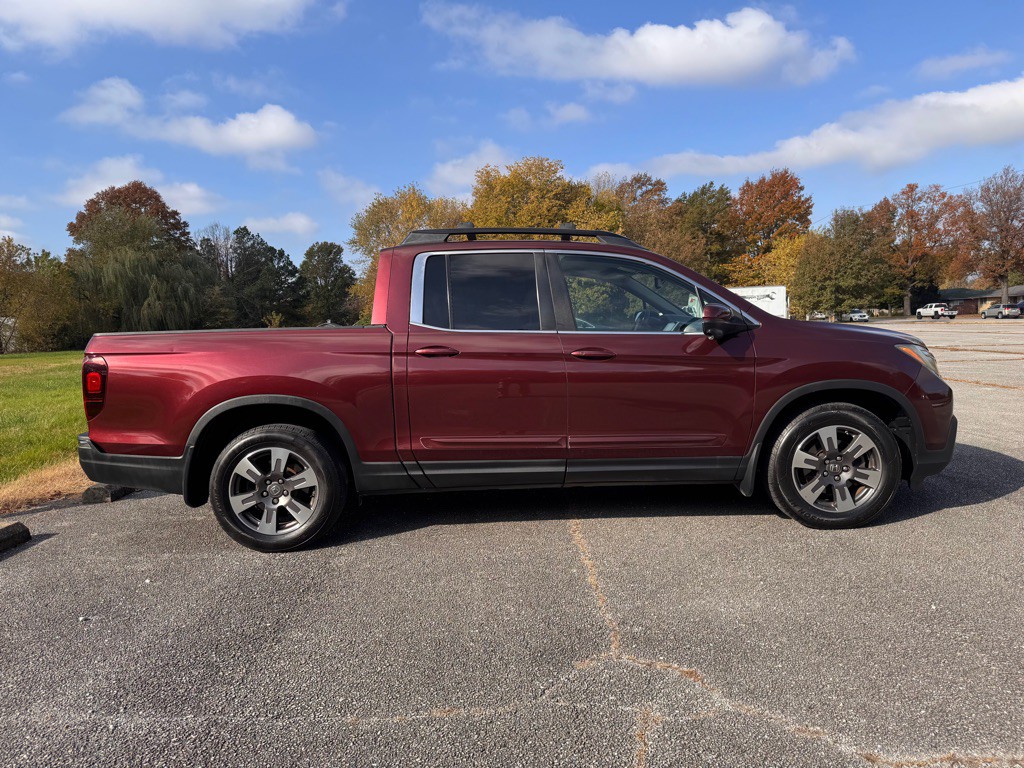 2017 Honda Ridgeline Image 4