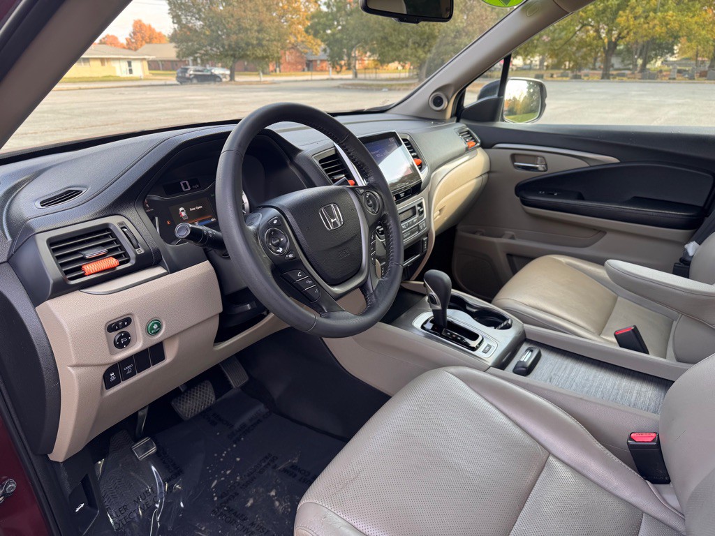 2017 Honda Ridgeline Image 8