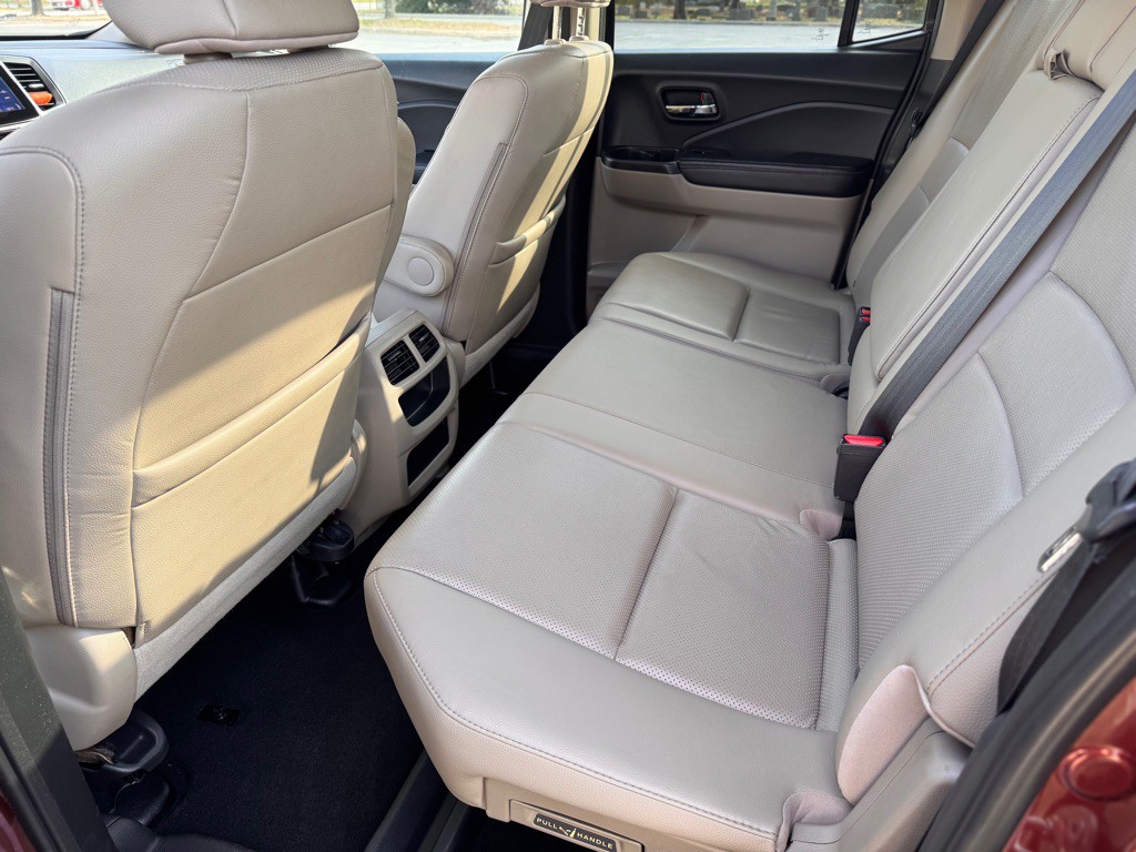2017 Honda Ridgeline Image 9