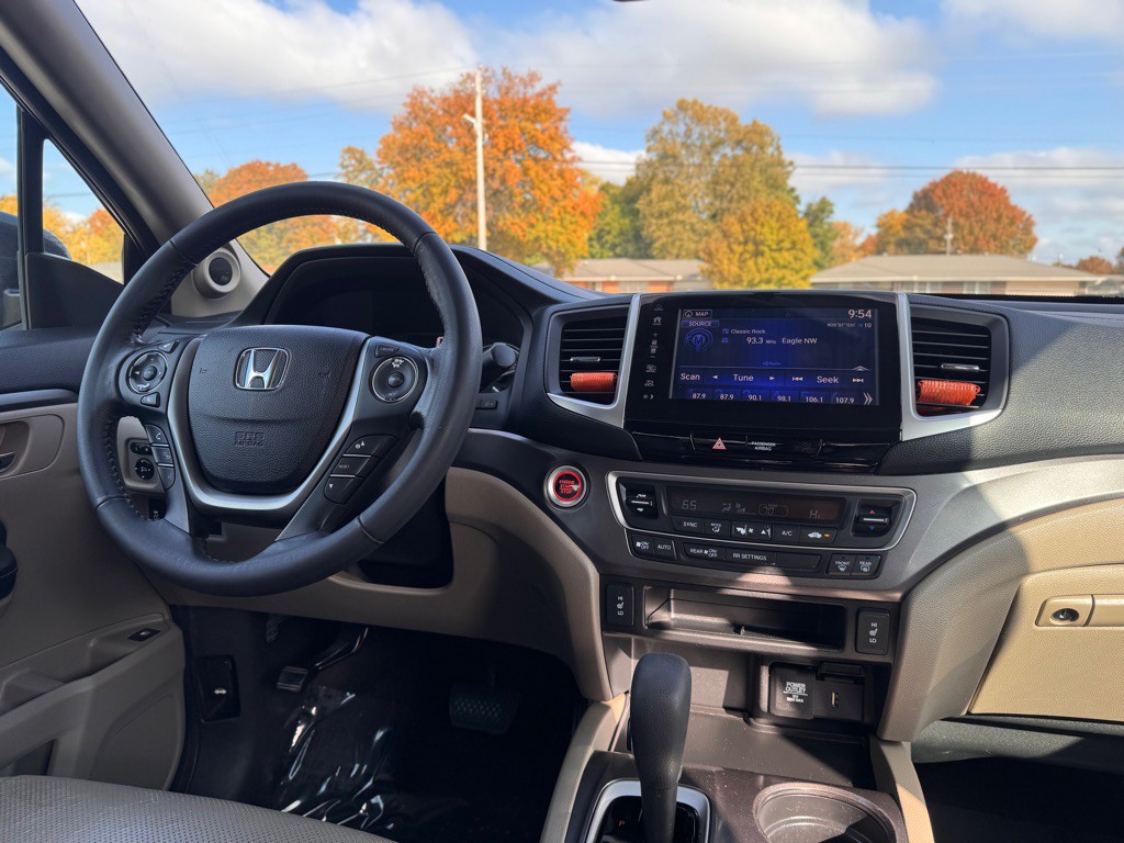 2017 Honda Ridgeline Image 13