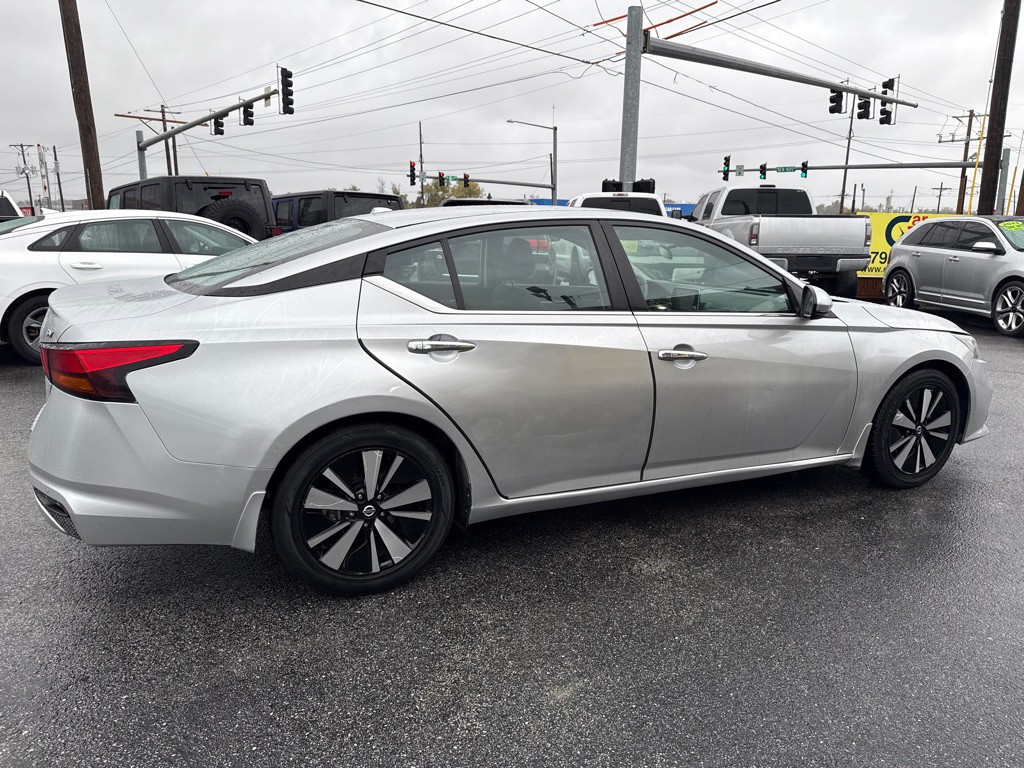 2022 Nissan Altima Image 4