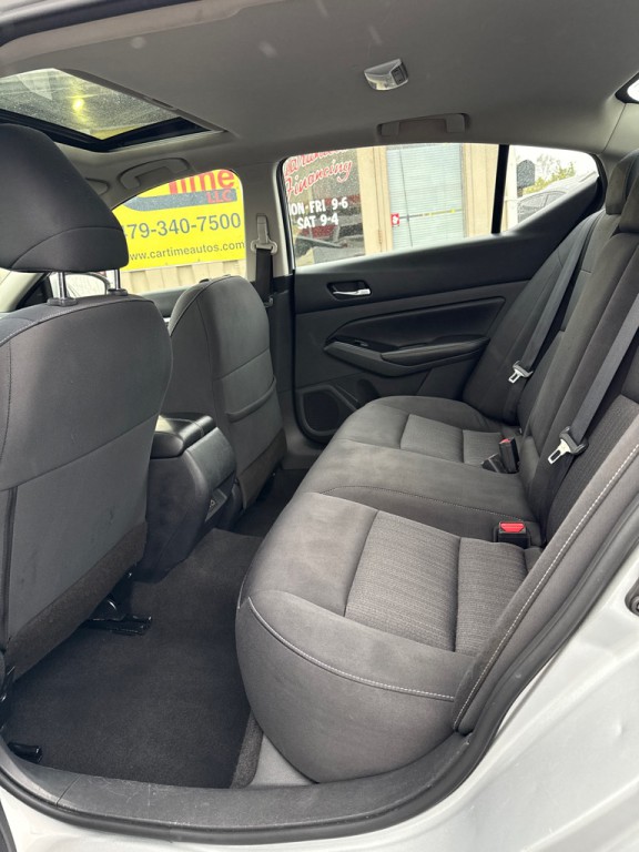 2022 Nissan Altima Image 8