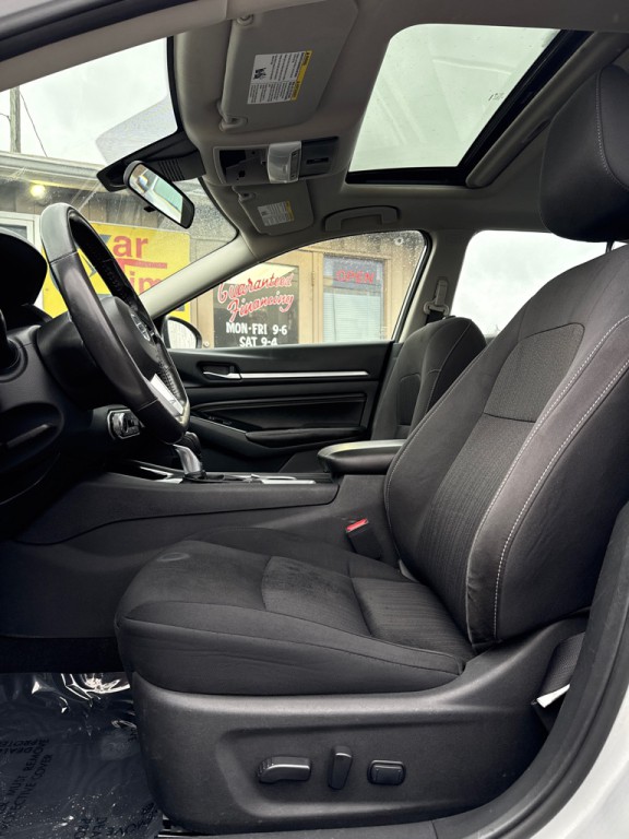 2022 Nissan Altima Image 9