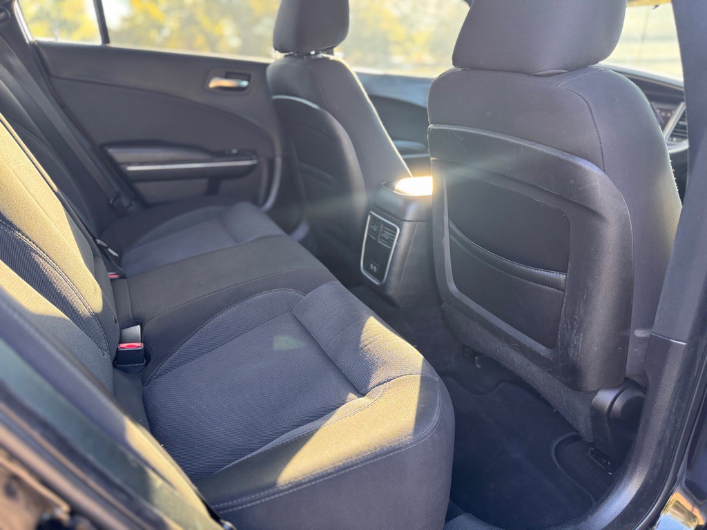 2018 Dodge Charger Image 12