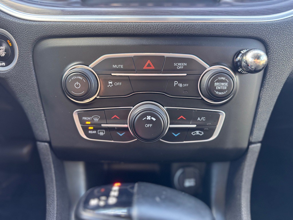 2018 Dodge Charger Image 16