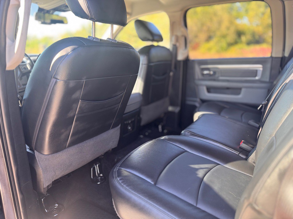 2015 RAM 1500 Image 9