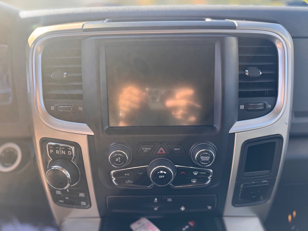 2015 RAM 1500 Image 14