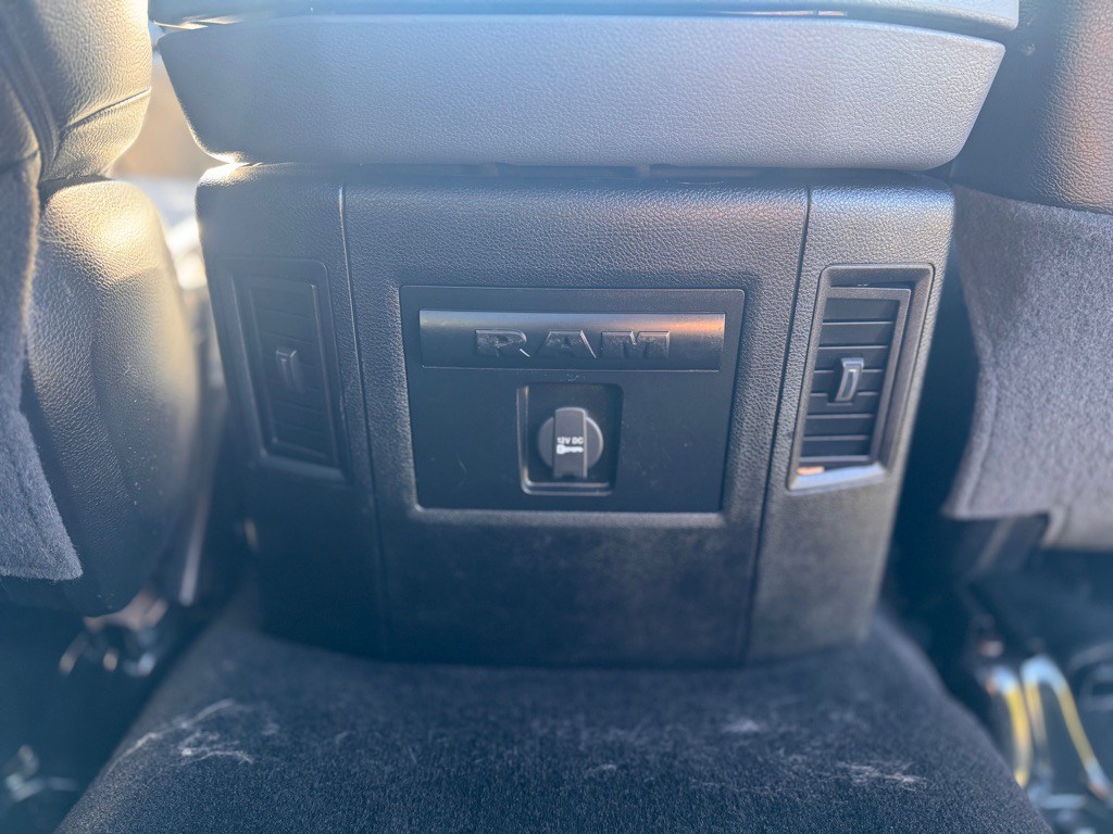 2015 RAM 1500 Image 19