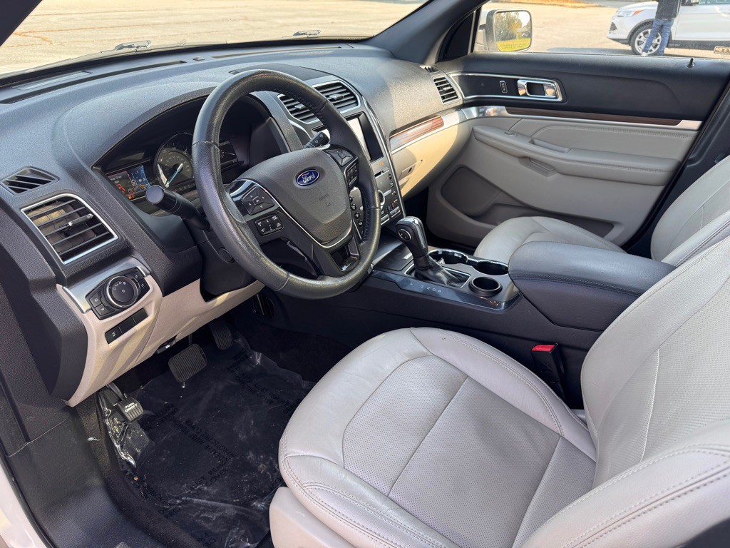 2018 Ford Explorer Image 8