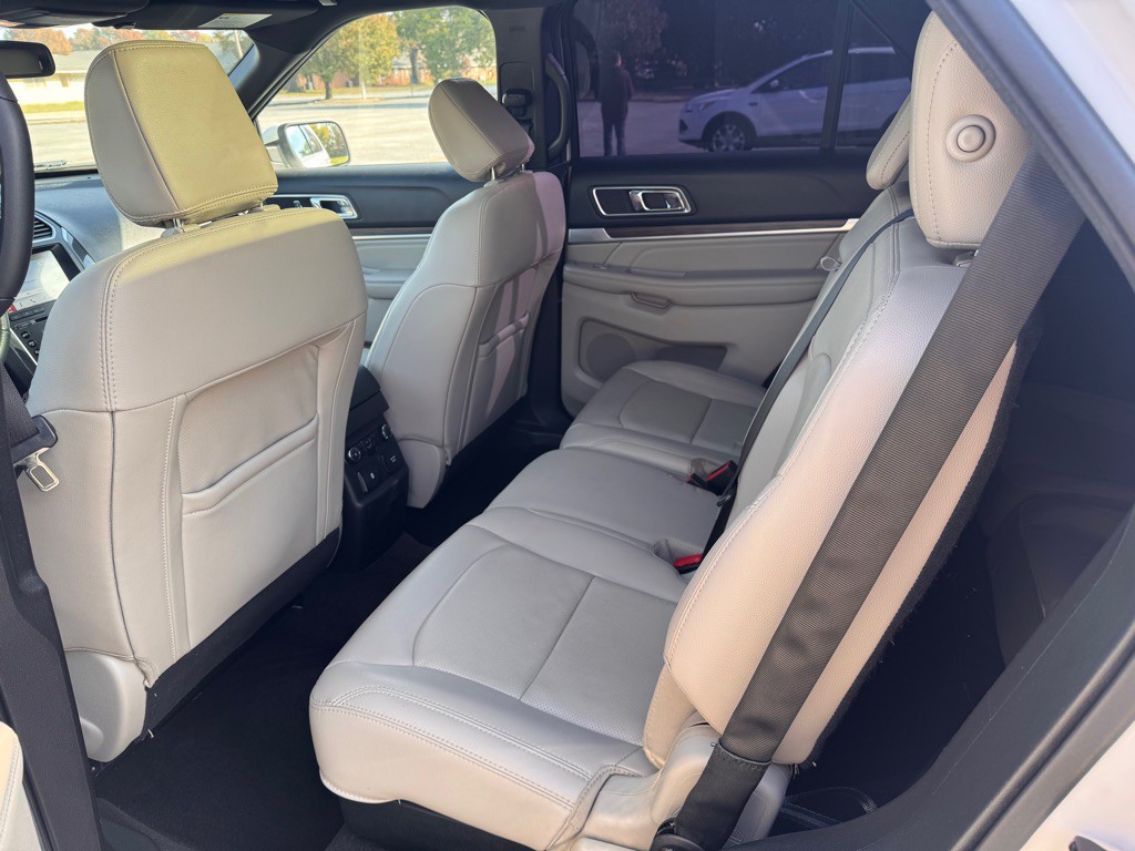 2018 Ford Explorer Image 39