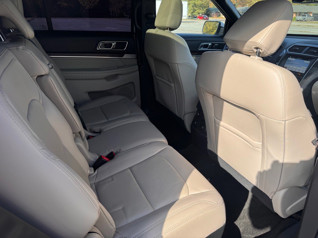 2018 Ford Explorer Image 40