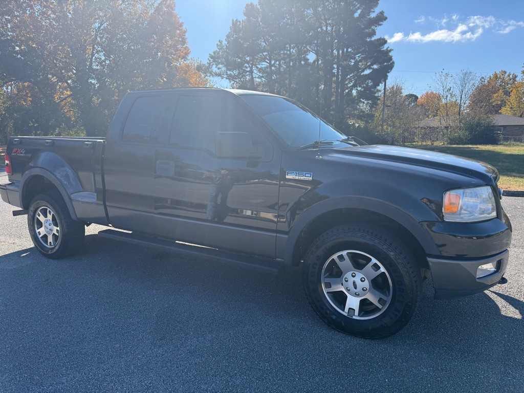 2004 Ford F-150 Image 2