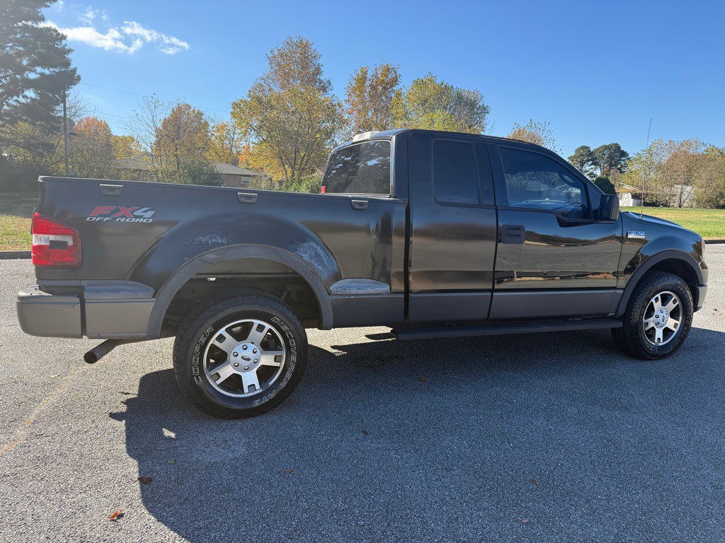 2004 Ford F-150 Image 3