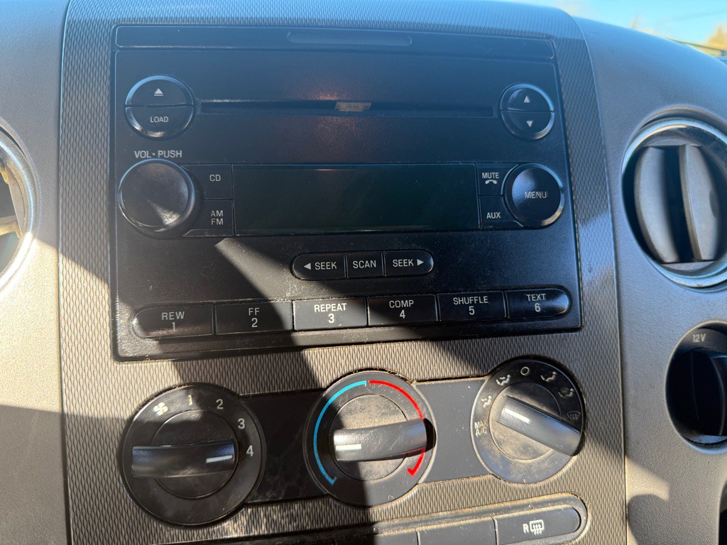 2004 Ford F-150 Image 13