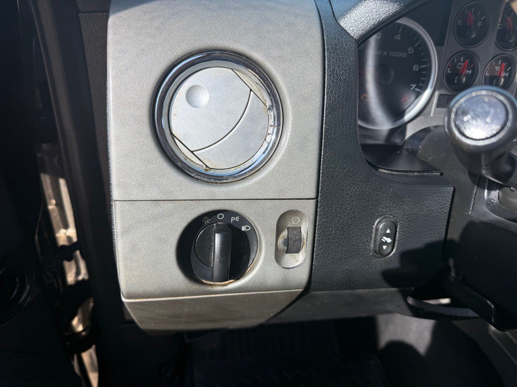 2004 Ford F-150 Image 14