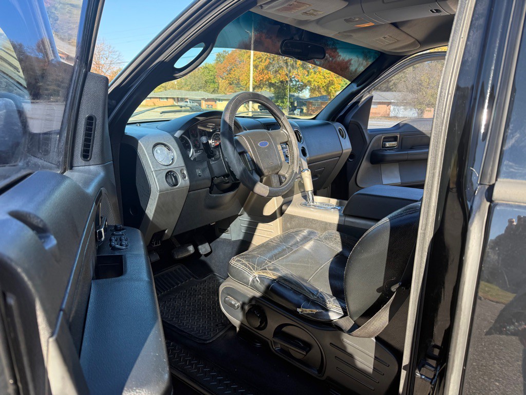 2004 Ford F-150 Image 18