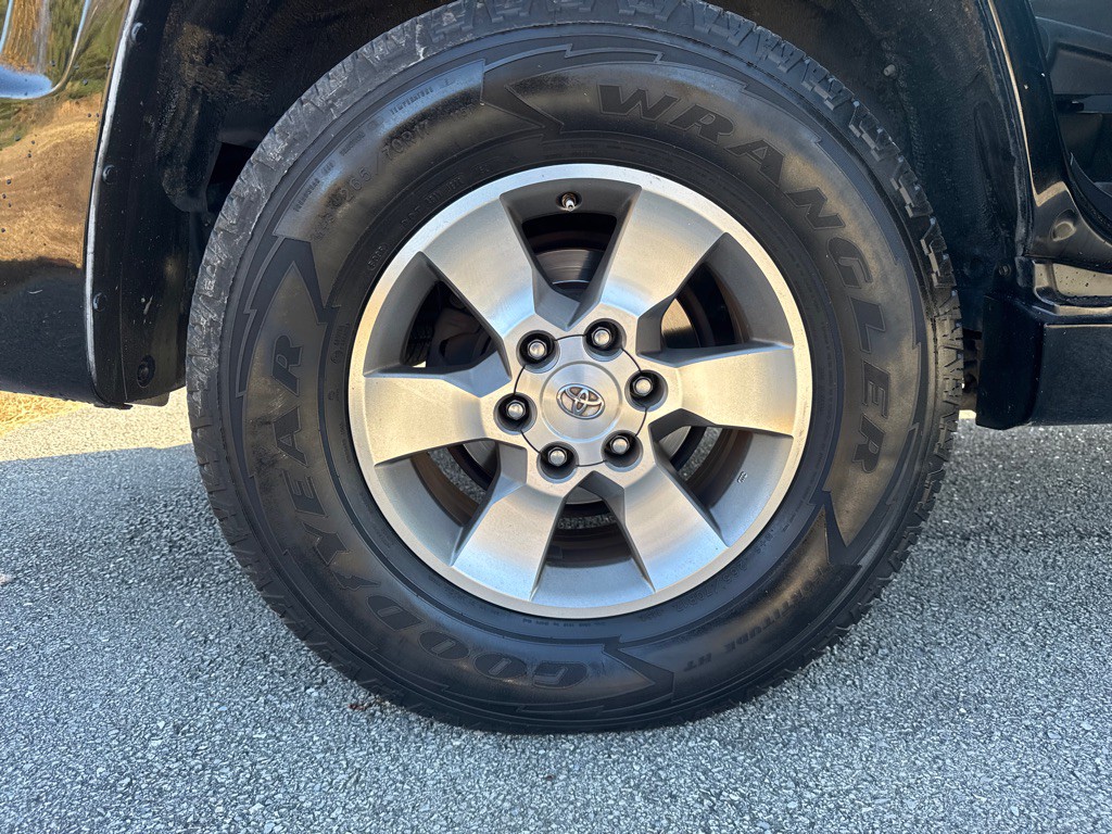 2013 Toyota 4Runner Image 27