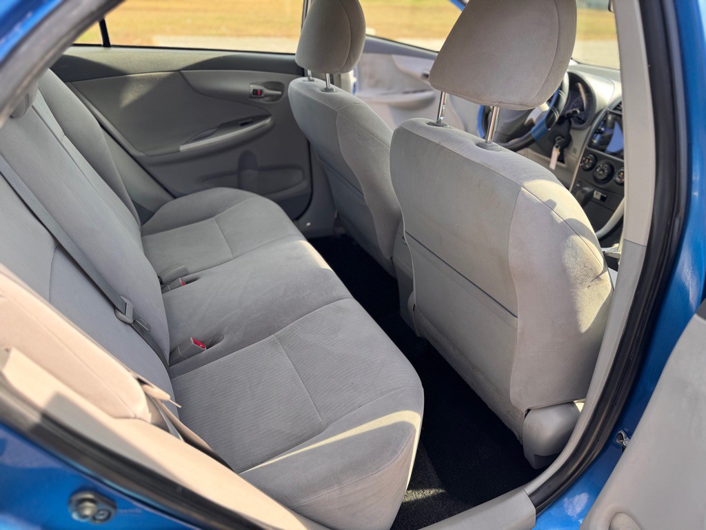 2010 Toyota Corolla Image 11