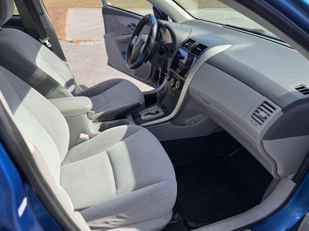 2010 Toyota Corolla Image 12