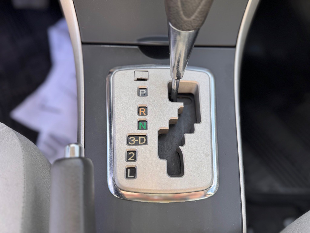 2010 Toyota Corolla Image 16