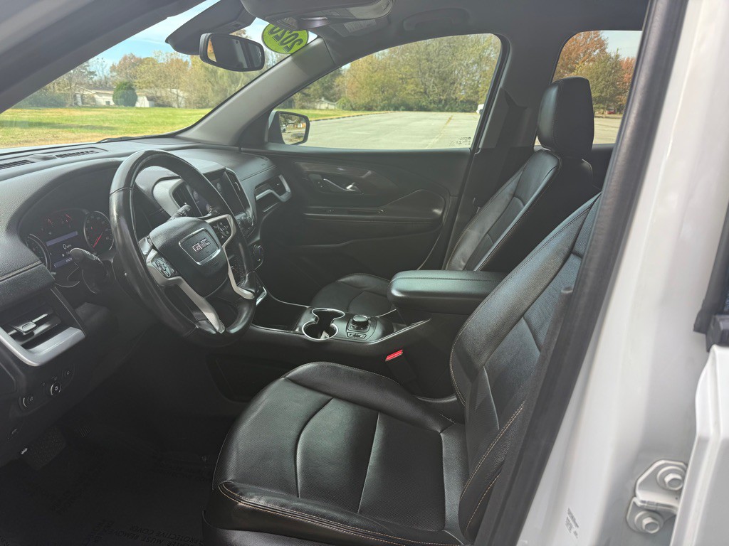 2020 GMC Terrain Image 16