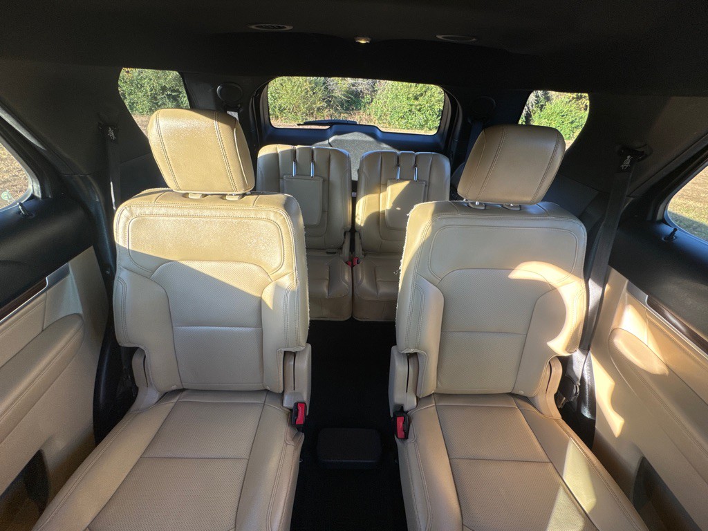 2016 Ford Explorer Image 13